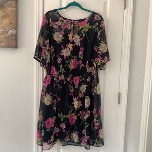 ASOS DESIGN Curve‎ Chiffon Short Sleeve Mini Dress in Black Base Floral Print
